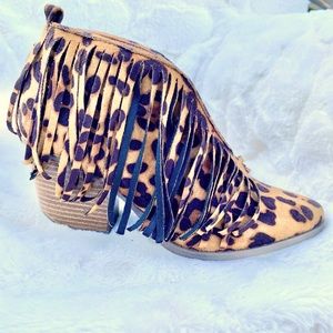Beast Fashion Fringe V-Cut Booties, The Buckle, 6.5